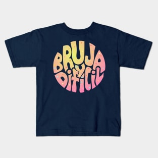 Bruja, difícil y rosada Kids T-Shirt